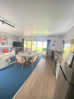 Whiwhi's Salt and Sand - 3