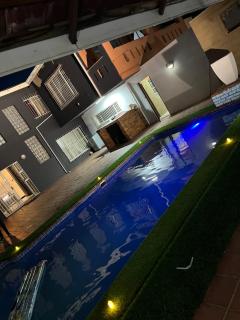 Lenisia Corporate Guest House - 9