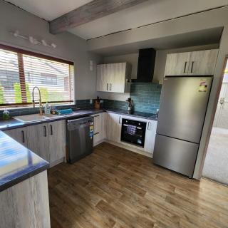 fresh renovated place, stunning views, close lake - 6