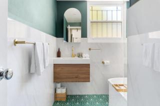 Spacious Stay Near Shops & Cafes in Marrickville - 1