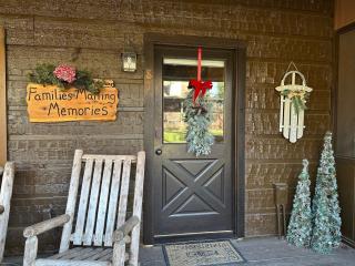 ER81 - Family Making Memories cabin - 9