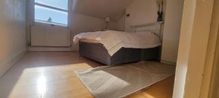 London Wandsworth 4 bedrooms 2 Baths Garden Flat - 2