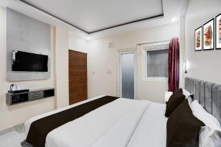 Super Collection O IIT BHU Varanasi Formerly Singh Residency - 1