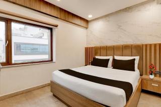 Super Townhouse V Hotel - 2