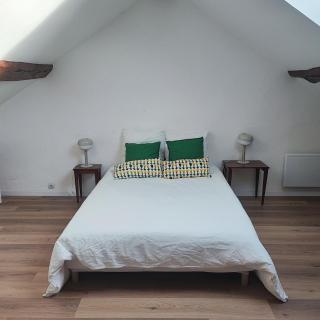 Cozy house, small garden and parking, train station on foot - 2