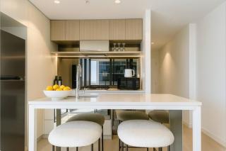 Bright & Calm Haven Lv 17 - w/ Sky & Balcony Views - Brisbane - 2