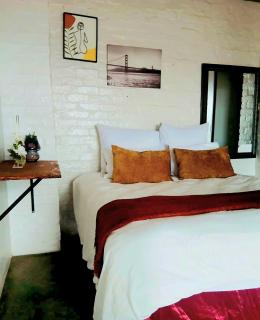 Cozy Comfort Maboneng bnb - 9