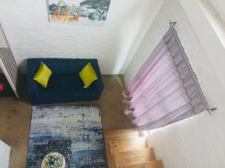 Cozy Comfort Maboneng bnb - 1