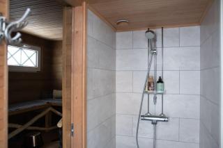 Yö ylisillä kaupungin kainalossa - 6