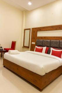 Sidham Bakers and Hotels Zirakpur - 8