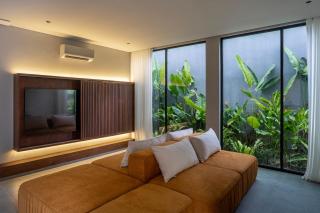 Glass House 2BR Villa in Rice Filed, Ubud - 2