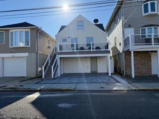 Gorgeous Beach Unit sleeps 4, 2 beach badges, beach towels, and 4 min to beach - 9