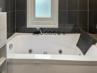 The Quay & Coast Escape - 2