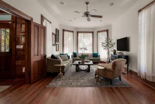 Charming 5 Bedroom Home in Austin - 9