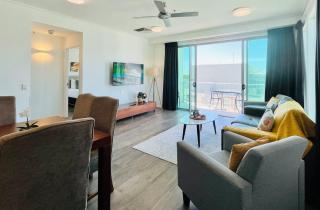 '123' Top Floor Suite with Ocean Views - 3