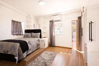 Ocean Whisper Cottage - 8