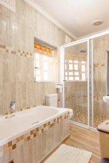 Ocean Whisper Cottage - Durban - 7