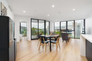 Sunny Retreat with Balcony in Canberra CBD - Hosted by Canstay - 0