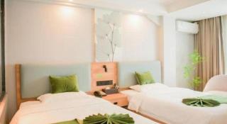 GreenTree Inn Express Hainan Haikou Haixiu Zhong Road - 5