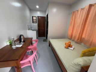 Zs Apartment by TheSoftbed Homestay - 4