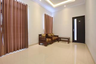 RedDoorz near Alun Alun Cilacap - 2