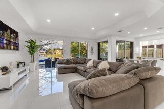 Waterview Family Villa Sleeps 10 BBQ Kayaks & Games - 5