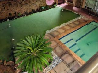 The Clubhouse Guesthouse - 8