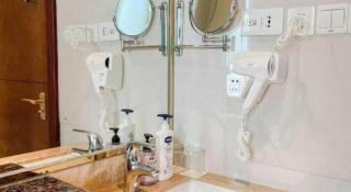 Chengdu Sovereign Hotel - 4