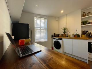 Arnside Cottage, Apperley Bridge - 6