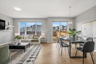 Herron Rise Luxury 4 Bedroom Main Floor - 6