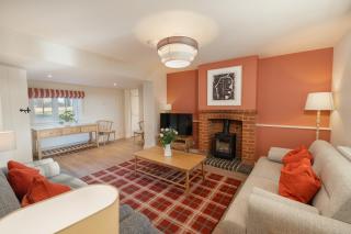 Garsington Studios Chilterns Farm House - Pass the Keys - 1