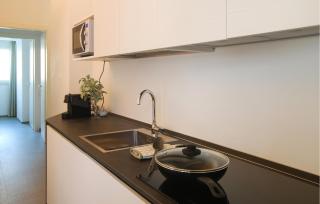 2 Bedroom Lovely Apartment In Civitanova Marche - 6