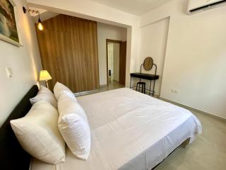 Seaside Two Bedroom Elegant Flat in Tourist Area - Pafos - 7