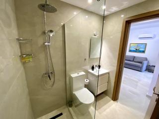 Seaside Two Bedroom Elegant Flat in Tourist Area - Paphos - 2