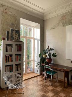 Authentic Old Town Apartment - 5