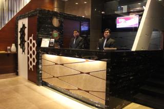 Hotel Cosmopolitan - Ahmedabad - 4