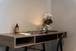 Guestly Homes - 2BR Apartment with Lake View - 7