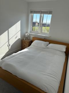 Modern 3-Bedroom Home Near Bicester Village - 4