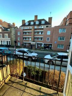 Spacious one bedroom flat in Euston - London - 7