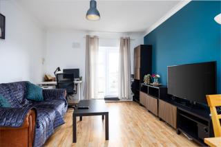 Chic 1-Bed Dublin Flat with Balcony Near Jameson Distillery and 15 Mins to Centre - Dublin - 2