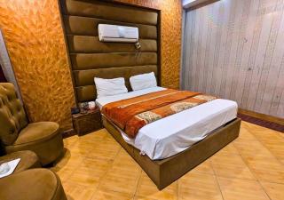 Hayat Palace Hotel Upper Mall - 1