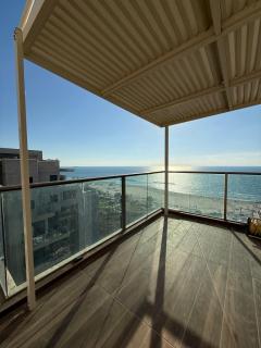 Stylish Penthouse Beach Front - 2