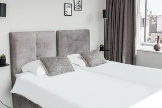 Spacious Suite w AC, City Center - 0