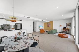 Luxury Split-Level Penthouse with Sky Terrace- Superb Location - Sidney - 1