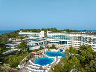 A Good Life Utopia Family Resort - 2