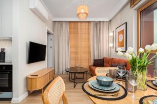 Towarowa Square, Sun & Snow - 8