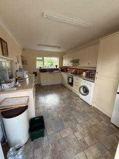 Angela's English Bungalow - 3