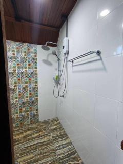 Charming Ao Luek Tai Retreat with Breathtaking Views - 4