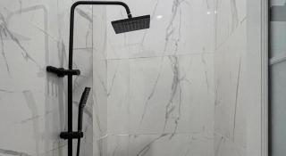 Moresto Hotel Mitra RedDoorz - 2