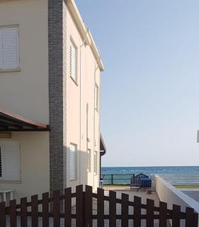 Panorama Beach House, 5 meters to the sea - 3